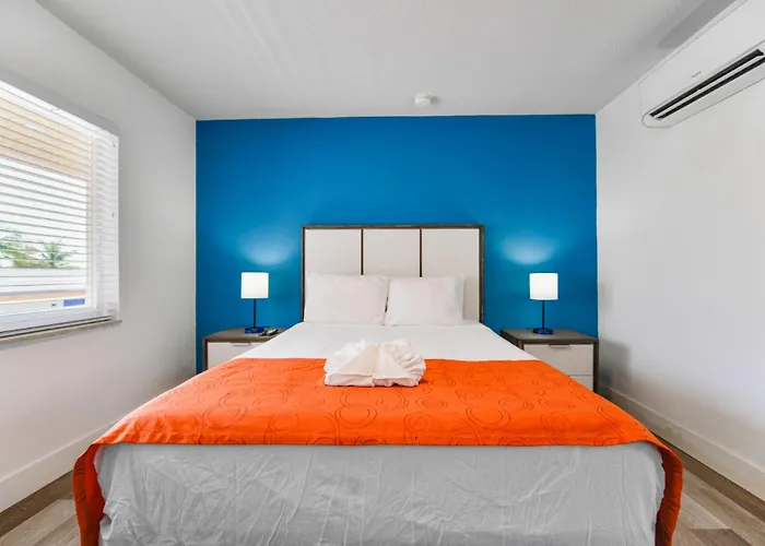 Comfortable Beachfront Studio With Pool! -M32
